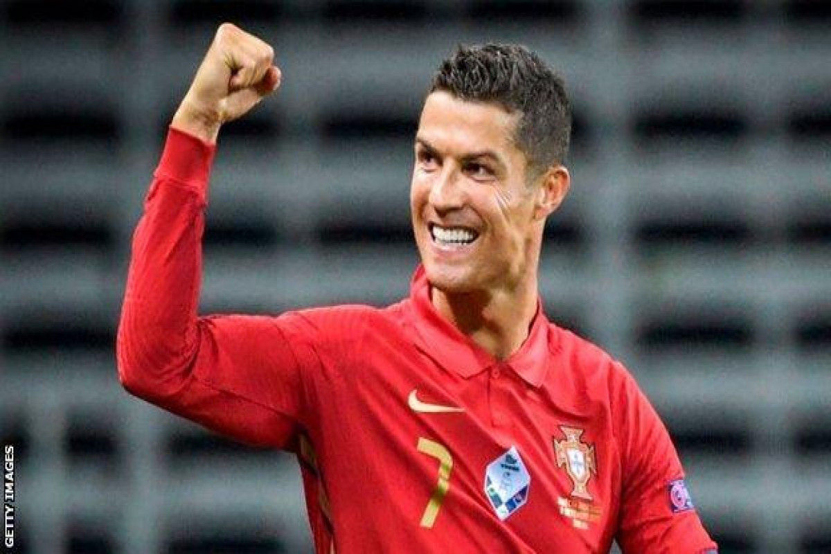 Ronaldo 500 milyonu keçdi 