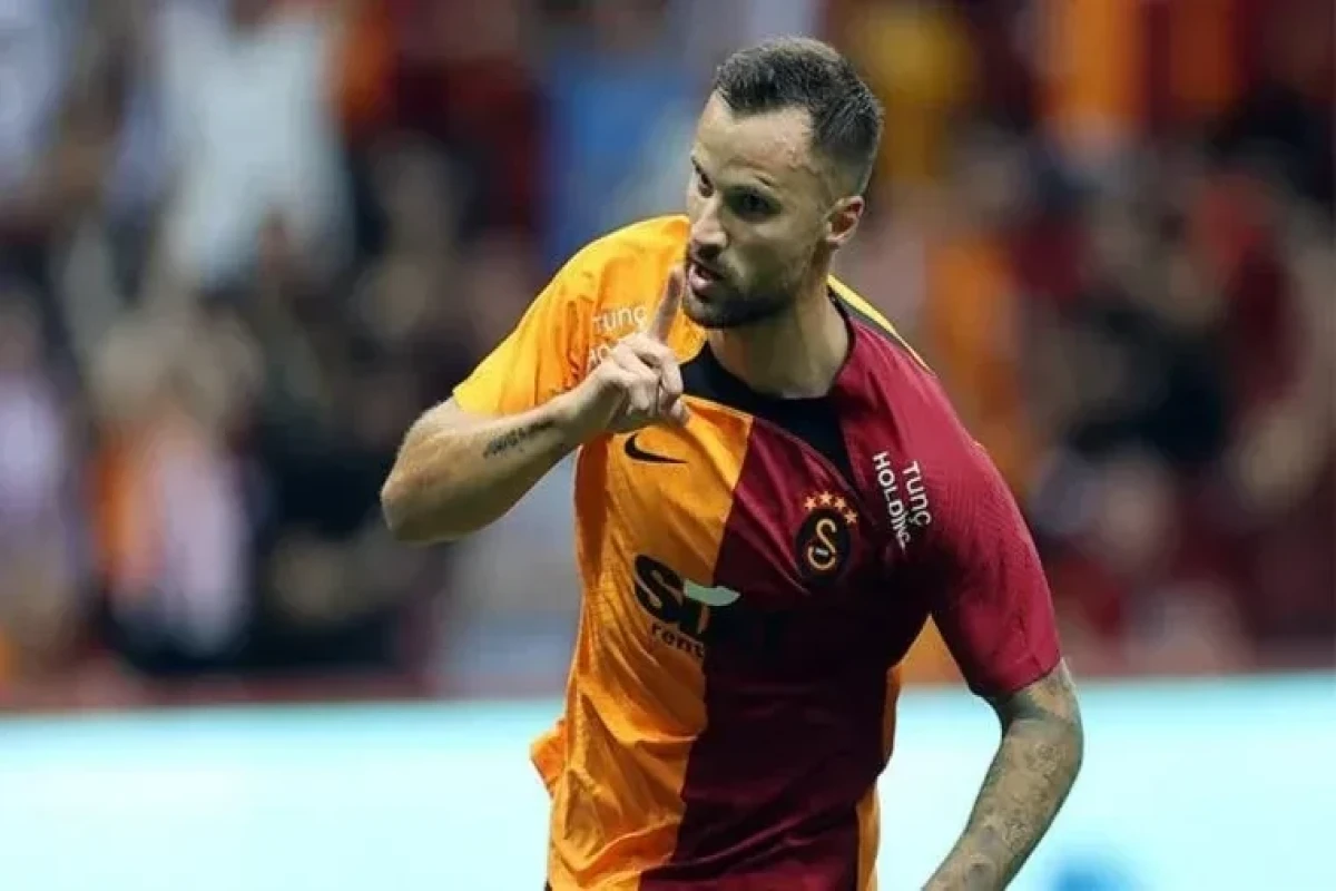 “Qalatasaray”ın bəyənmədiyi hücumçuya 3 təklif 