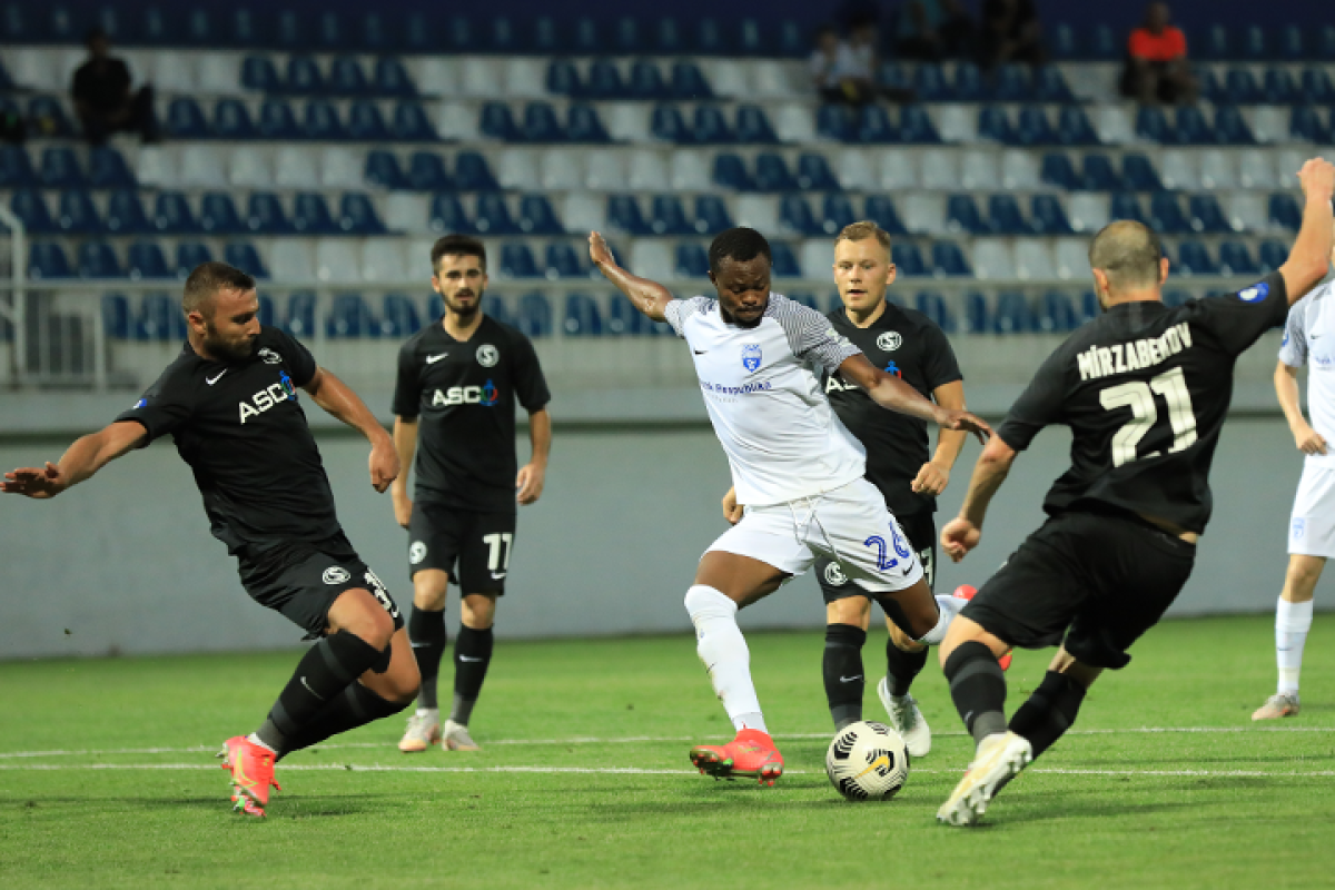 “Sabah” meydana çıxmayan futbolçusunu göndərdi 