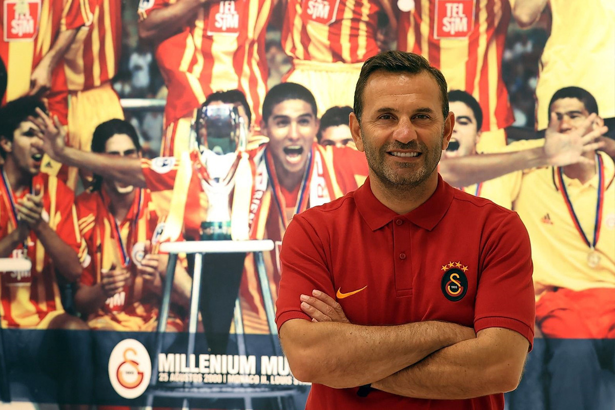 “Qalatasaray” Okan Burukla müqaviləni uzatdı 