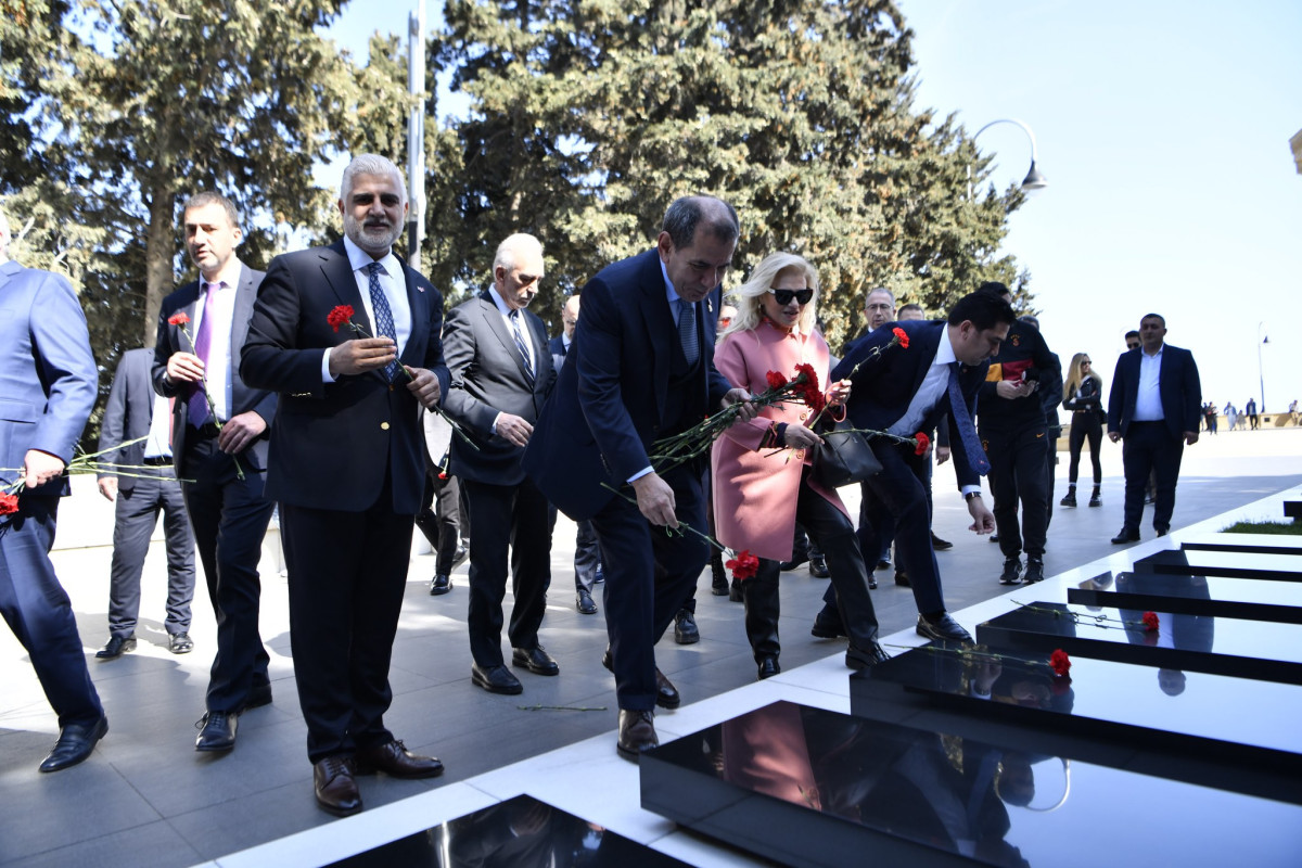 "Qarabağ" və "Qalatasaray" prezidentləri birgə Şəhidlər Xiyabanını ziyarət etdi - FOTO 