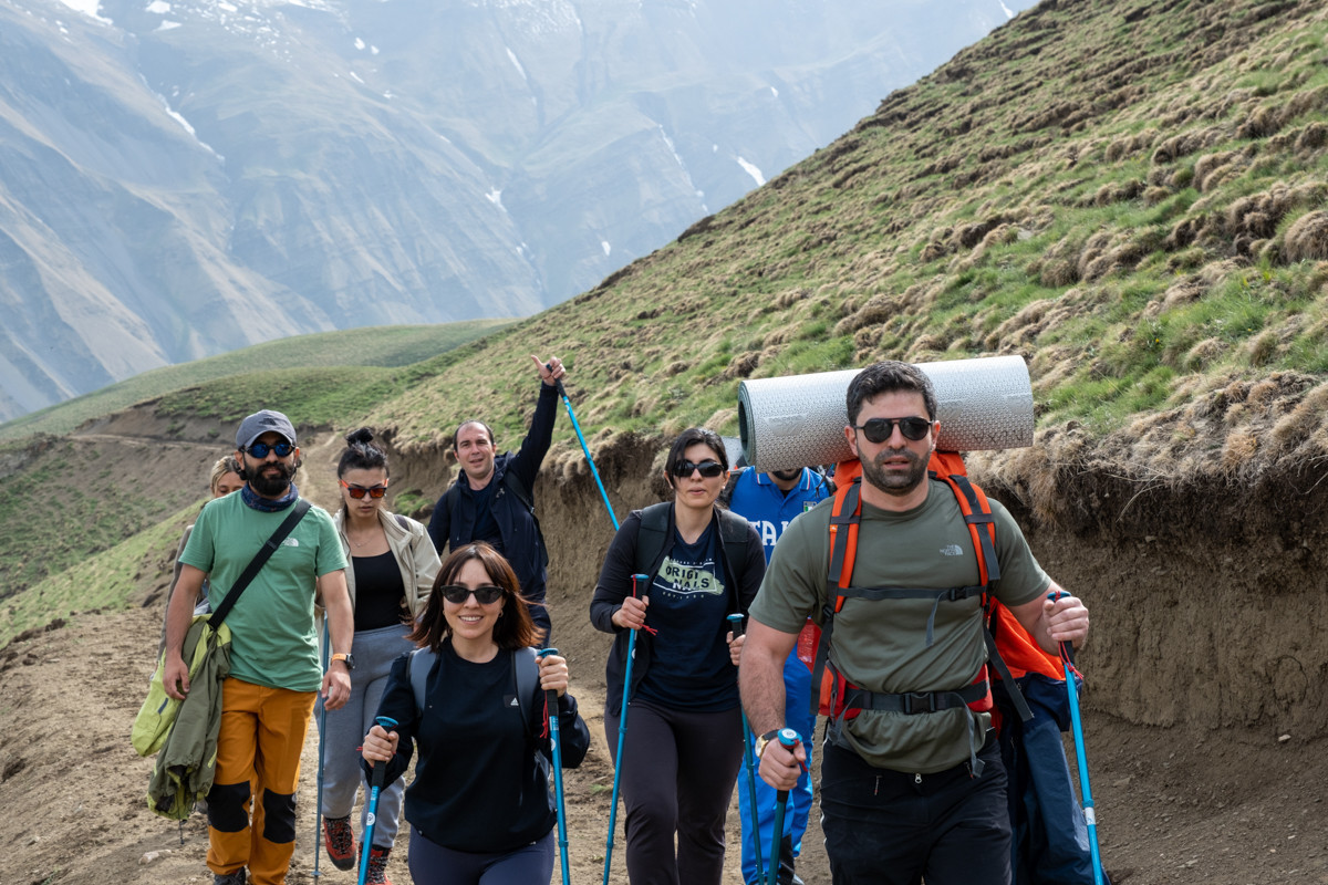 “Azərlotereya”nın bir qrup əməkdaşı “Heydər Zirvəsi”nə yürüş edib - FOTO 