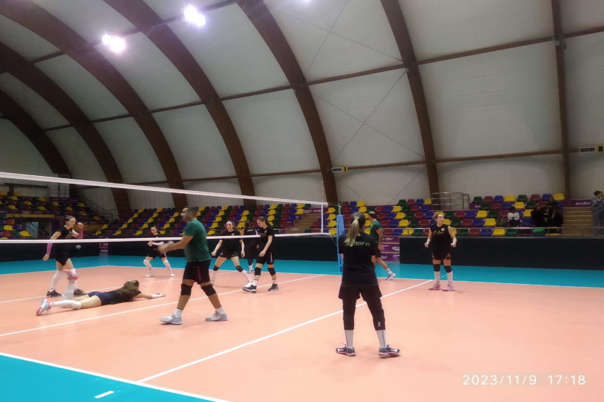 Voleybolumuzun yüksələn dəyəri: "Abşeron"   - FOTO 