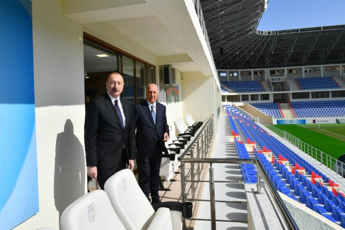 Dövlət başçısı Sumqayıt şəhər stadionunda yaradılan şəraitlə tanış olub - FOTO  - YENİLƏNİB 