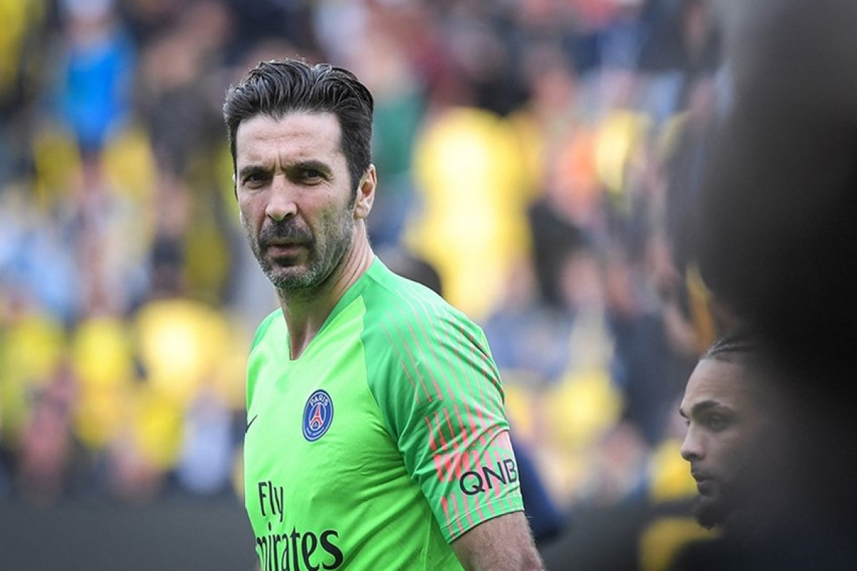 Buffon futbola qayıtmaq istəyir 