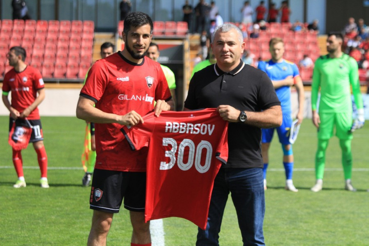 Ürfan Abbasova 300 nömrəli forma verildi