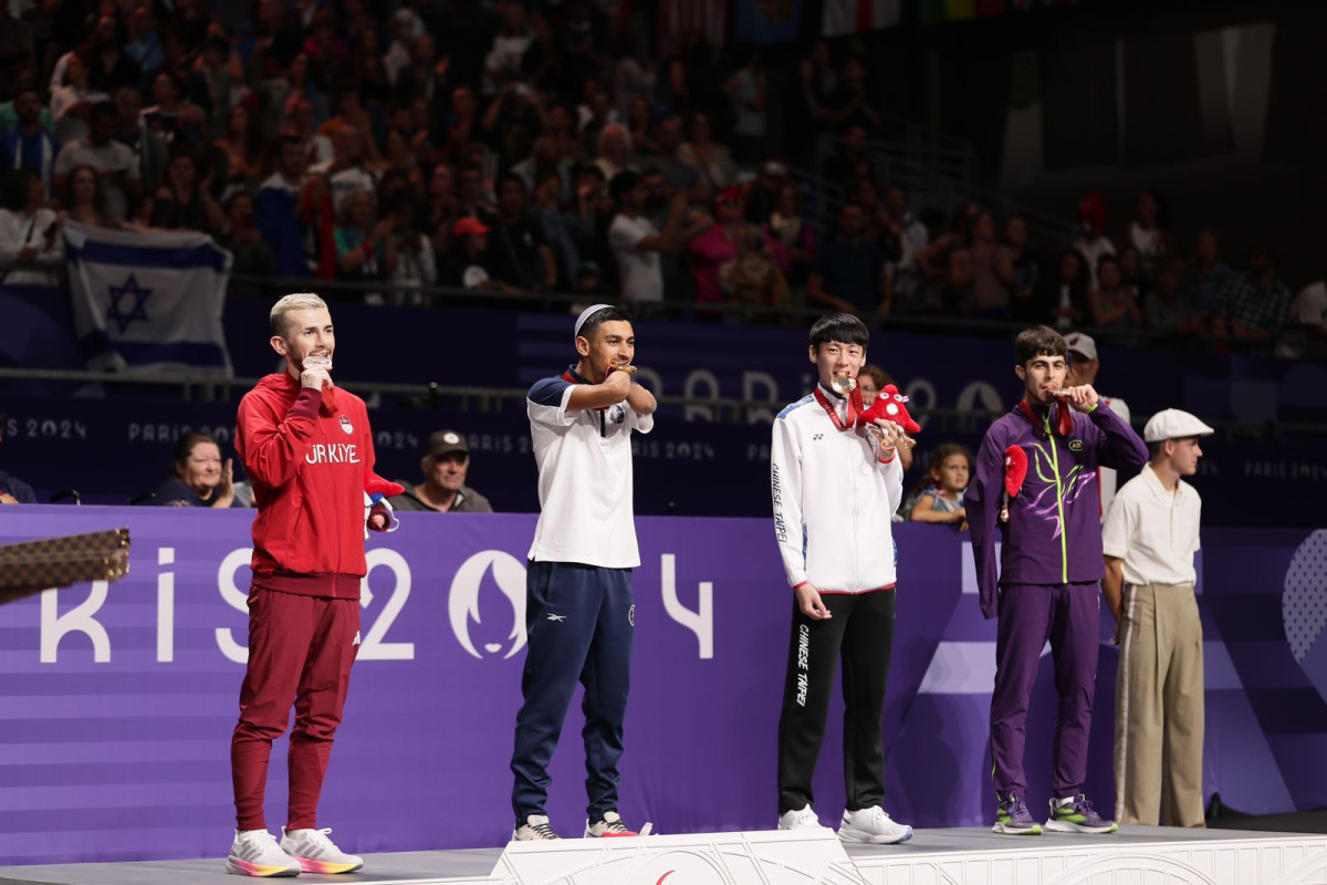 Paris-2024: Bürünc medal qazanan paralimpiyaçımız mükafatlandırılıb - FOTO 