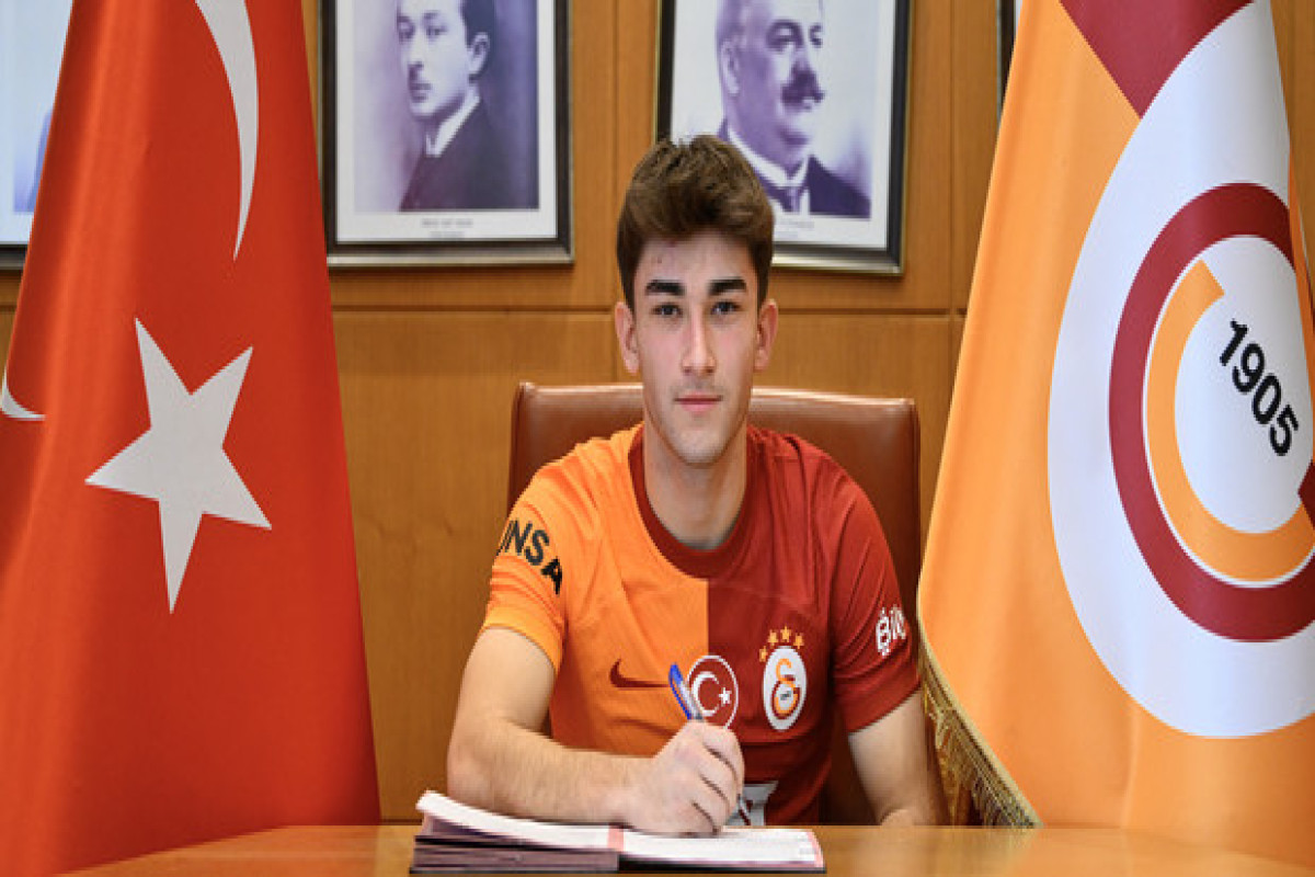 "Qalatasaray" yetirməsi ilə müqavilə imzaladı 