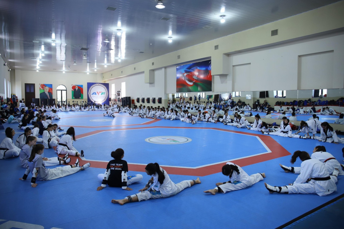 Qazaxıstan taekvondoçuları Bakıda hazırlıq keçir