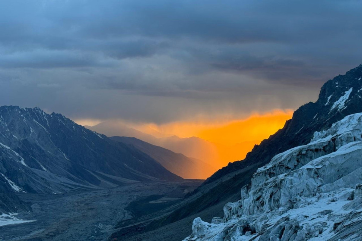 Azərbaycanlı alpinist dünyanın doqquzuncu zirvəsini fəth edib