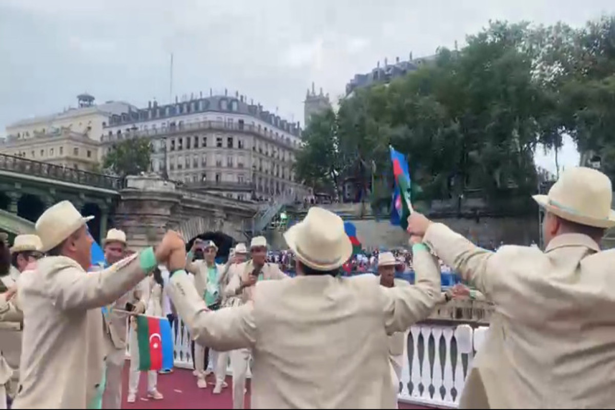 İdmançılarımız Paris-2024-ün açılışında yallı rəqsi oynadılar - VİDEO 