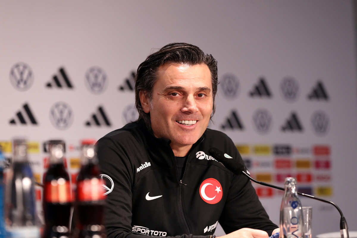 Vinçenzo Montella: “Türkiyə bayrağını qürurlandırmalıyıq”