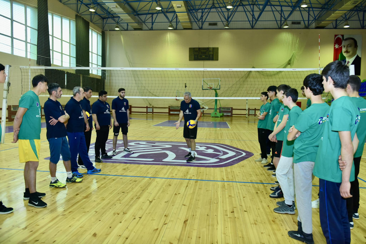 Gənc voleybolçular üçün düşərgə təşkil edildi