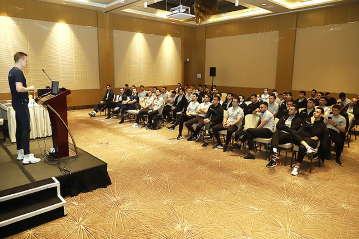 Bakıda futbol hakimləri üçün seminar keçirilib