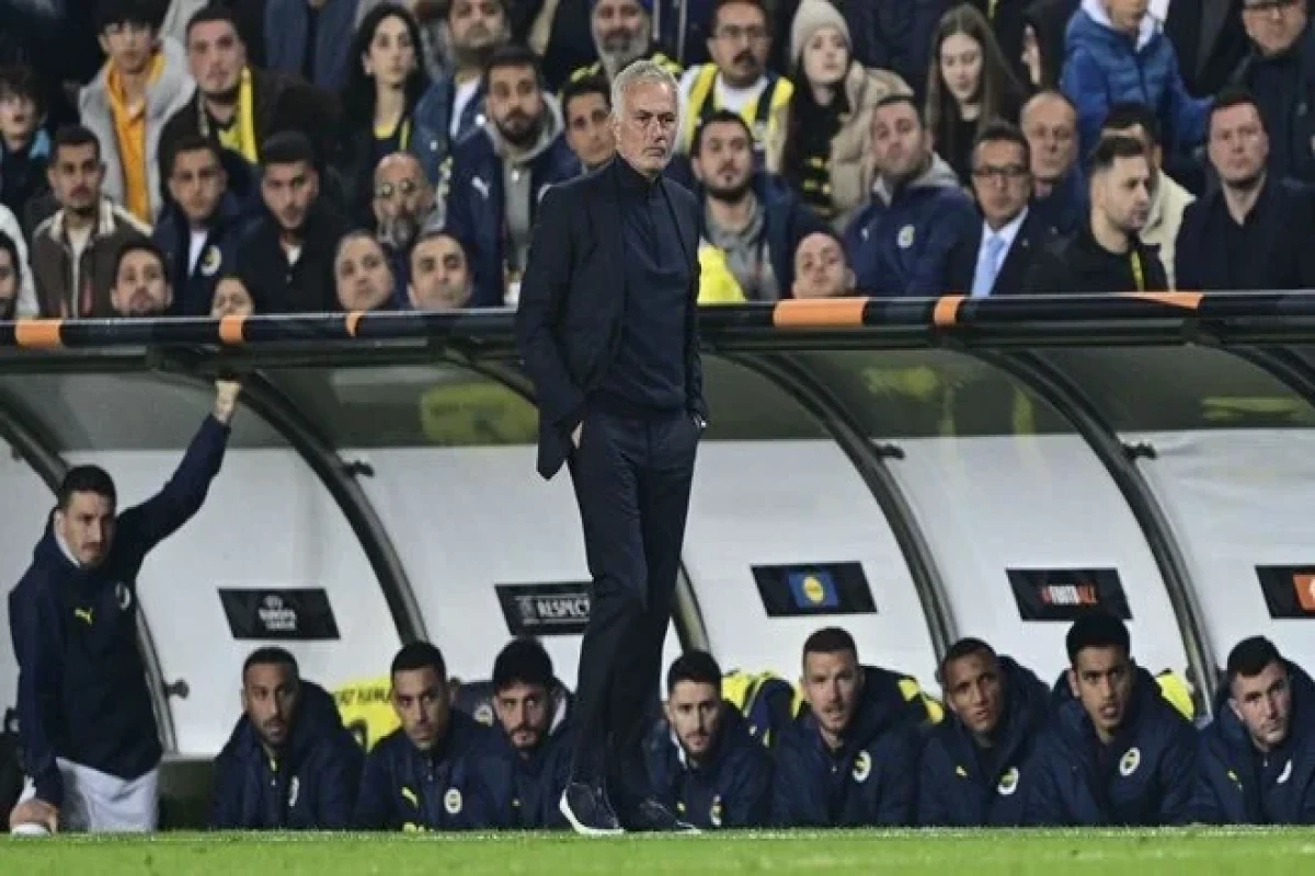 UEFA Joze Mourinyonu cəzalandırıb 